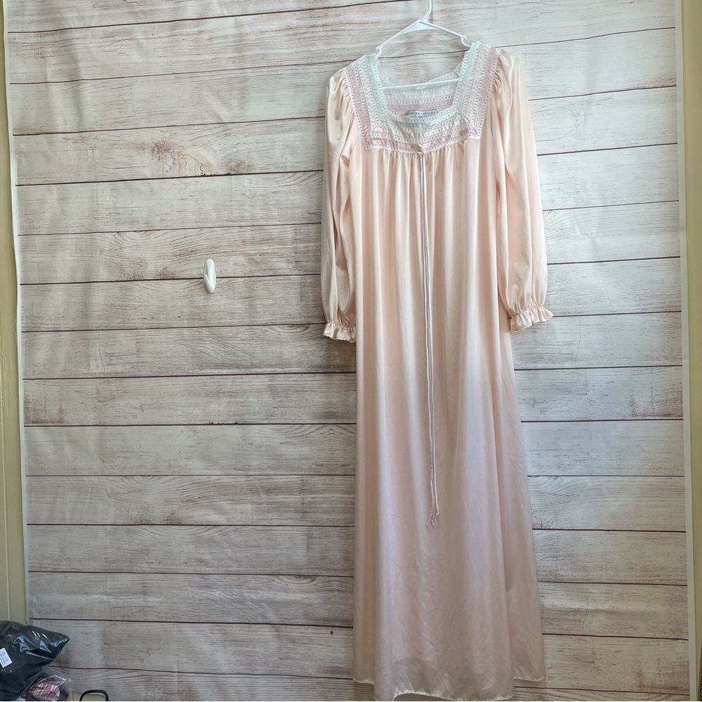 VINTAGE MONIKA TILLEY VASSARETTE LONG GOWN IN PINK